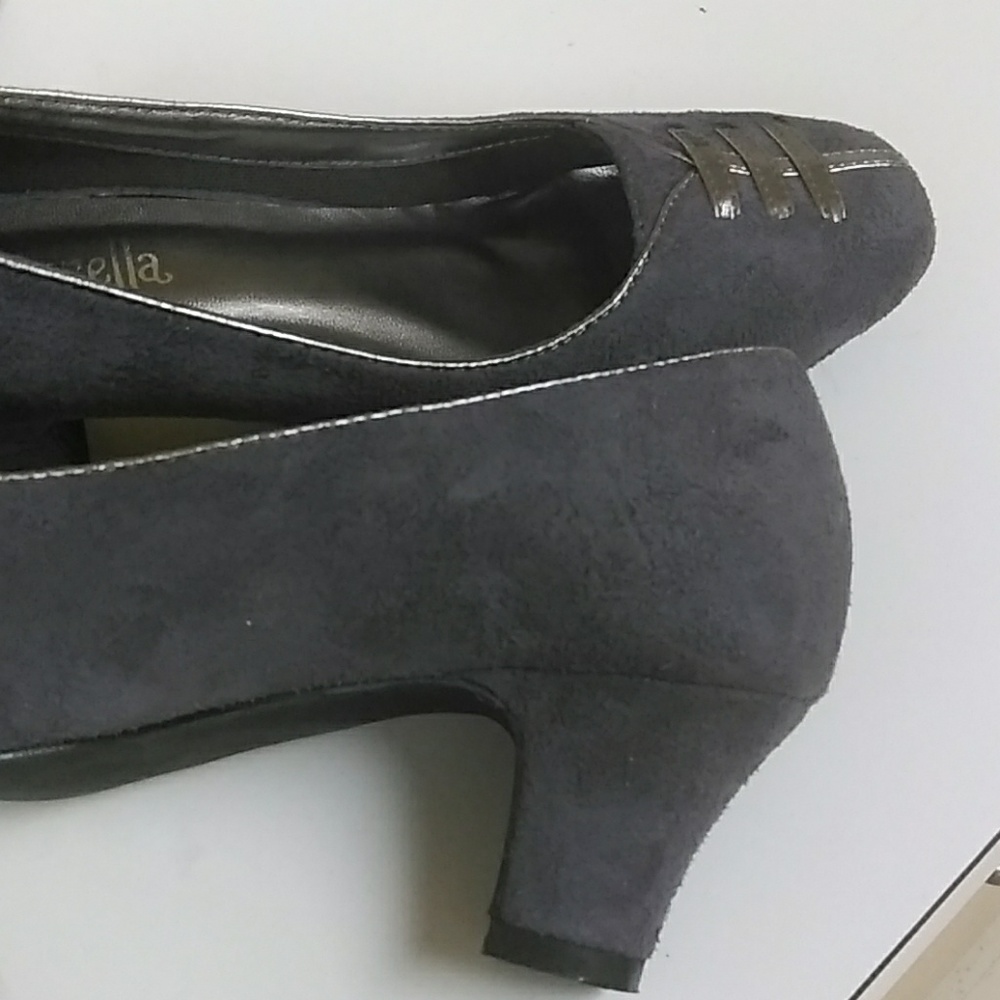 Shoes - Picture 7 of 7